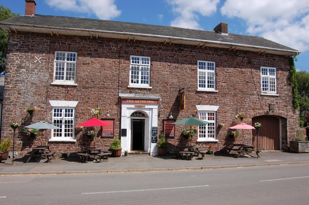 The Mitre Inn Witheridge Εξωτερικό φωτογραφία