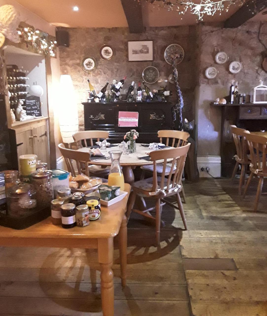 The Mitre Inn Witheridge Εξωτερικό φωτογραφία